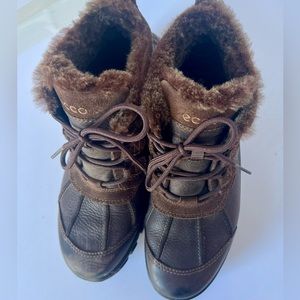 ECCO Women’s Hiking Boots | Excellent Used Condition | 9M